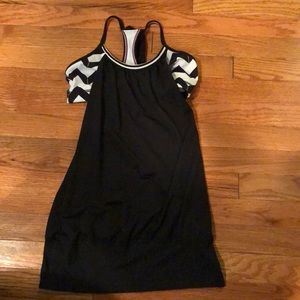 Size 4 Lululemon top, great shape.